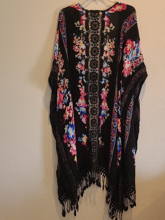 Woven Heart Tops - Woven Heart Floral Black Kimono Cover-Up with Fringe Side Slit Size 1X
